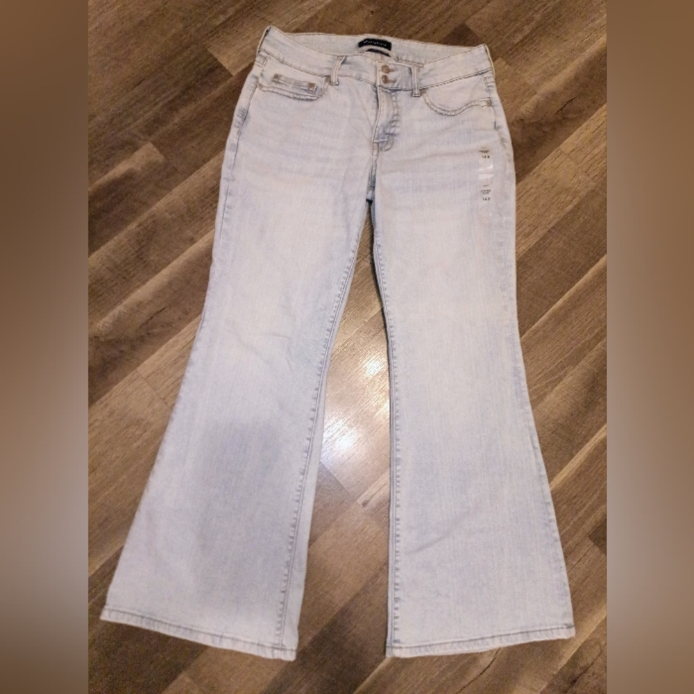 NWT Aeropostale Y2K Era,Low Rise ,Flare Jeans, Light Wash Size 14R